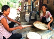 Làng cốm dẹp Ba So (xã Nhị Trường, huyện Cầu Ngang)